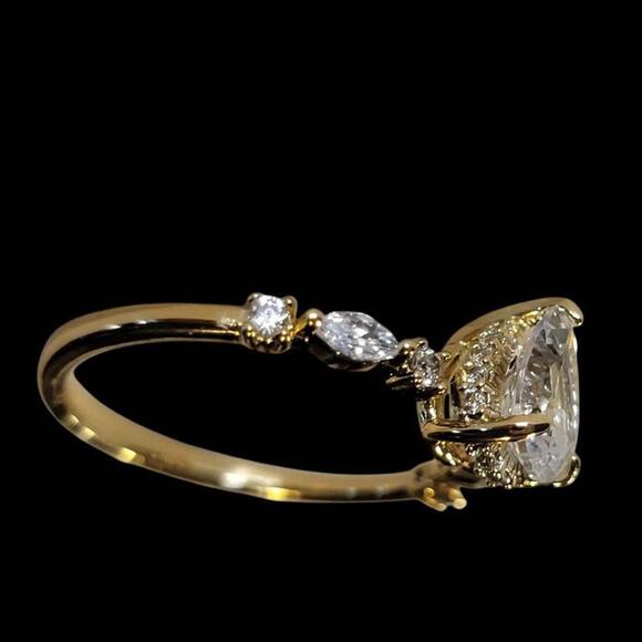 New Size 8 14k Yellow Gold Filled Ring w/ Pear Cut Center Stone - Picture 6 of 9